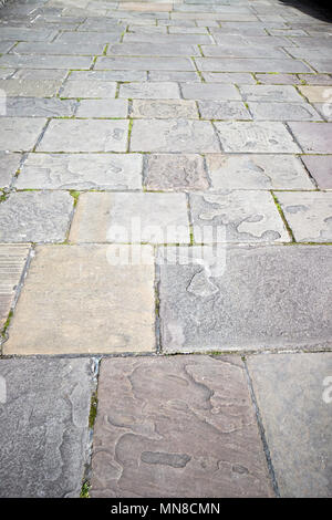 York ebnet Steinplatten, die den Fußweg in den Royal Crescent Badewanne England Großbritannien Stockfoto