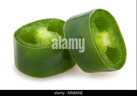 In Scheiben geschnittene grüne Chili Pfad isoliert Stockfoto