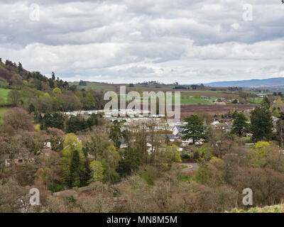 Mit Blick auf den nördlichen Teil der Blairgowrie und an der Blairgowrie Holiday Park mit seinem Wohnwagen und Chalets. Blairgowrie, Perthshire, Sc Stockfoto