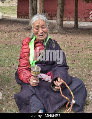 Der tibetischen Pilger in Langmusi, Gansu, China Stockfoto