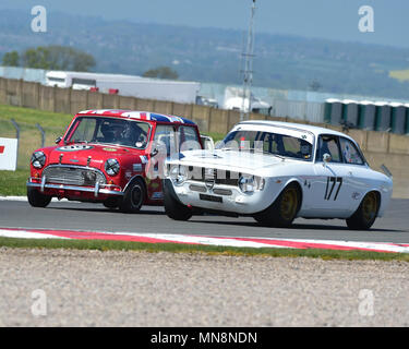 Kevin O'Connor, Austin Mini Cooper S, Bernado Hartogs, Nuthall, Alfa Romeo GTA, U2TC Trophäe für Pre 66 unter zwei Liter Tourenwagen, U2TC Trophäe, Stockfoto