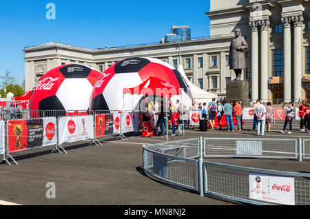 Samara, Russland - 13. Mai 2018: FIFA World Cup Trophy Tour Russlands in der einer der Austragungsorte Stockfoto