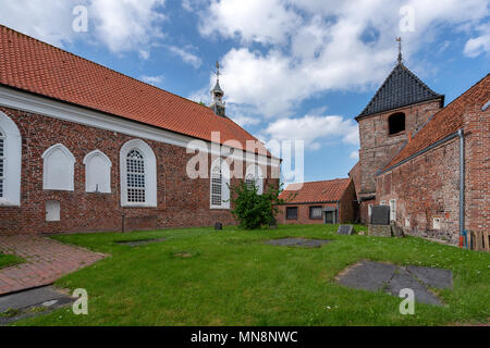 Evangelisch-reformierte Kirche in Greetsiel. Greetsieler Kirche - Evangelisch-reformierte Kirche. Stockfoto