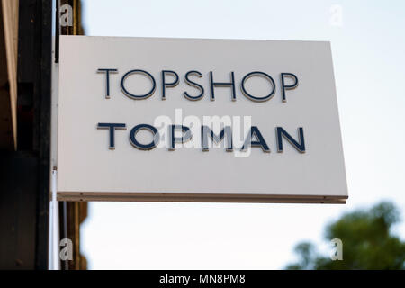 Ein Zweig der Topshop und Topman im Vereinigten Königreich/Topshop logo, Topman Logo. Stockfoto