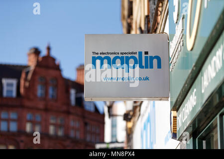 Ein maplin auf der High Street im Vereinigten Königreich im Jahr 2018/Maplin logo, Maplin unterzeichnen, Maplins. Stockfoto