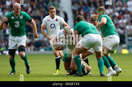 England's Joe Marler (Prop) während des QBE-Länderspiel zwischen England/Irland bei Twickenham Stadium zu Boden. London, England Stockfoto