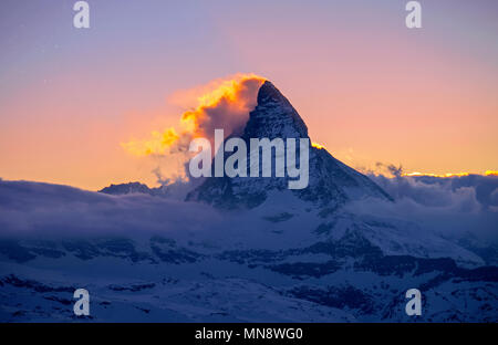 Matterhorn auf Feuer Stockfoto