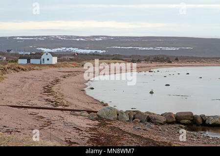 Kleines Dorf, L'ANS AU LOUP, Labrador, Kanada, an der Straße von Belle Isle. Stockfoto