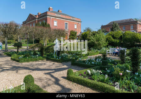 Wie aus den Gärten gesehen, Kelmarsh Hall, ein Herrenhaus aus dem 18. Jahrhundert nach den Plänen des Architekten James Gibbs, Northamptonshire, Großbritannien Stockfoto