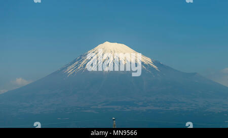 Schöne Aussicht auf den Berg Fuji abgedeckt im Schnee, Japan Stockfoto