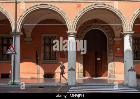 Bologna. Arkaden der Via D'Azeglio. Italien. Stockfoto