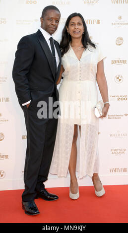 Foto muss Gutgeschrieben © Alpha Presse 078237 13/05/2018 Adrian Lester und Frau Lolita Chakrabarti am Old Vic Zweihundertjahrfeier Ball gehalten an der Old Vic Theatre in London. Stockfoto