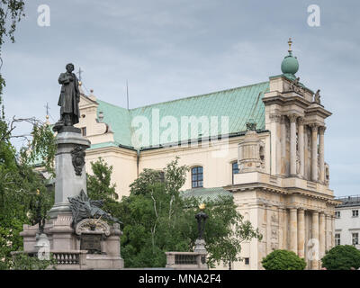 Adam Mickiewicz Statue und Carmelitan Kirche, Warschau, PolandWarsaw Stockfoto