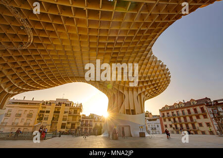 Die Holzkonstruktion des Metropol Parasol in Sevilla, Spanien Stockfoto