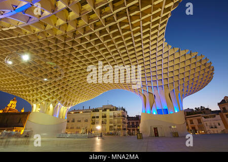 Die Holzkonstruktion des Metropol Parasol in Sevilla, Spanien Stockfoto