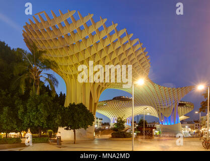 Die Holzkonstruktion des Metropol Parasol in Sevilla, Spanien Stockfoto