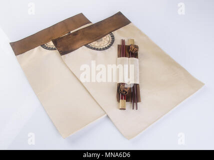 Tabelle mat mit Stäbchen auf Hintergrund einstellen Stockfoto
