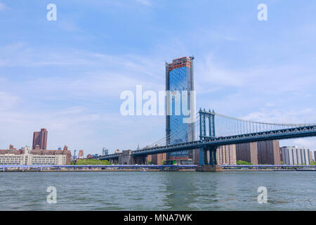 Manhattan, New York City - 10. Mai 2018: Manhattan Bridge Skyline von New York Stockfoto