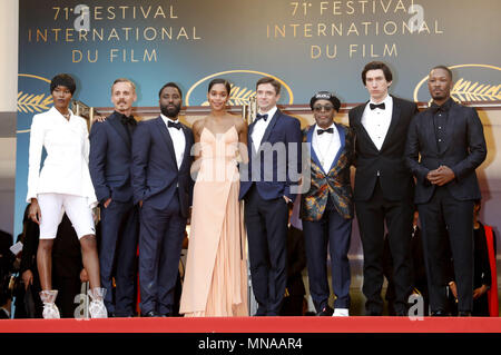 Cannes, Frankreich. 14 Mai, 2018. Damaris Lewis, Jasper Paakkonen, John David Washington, Laura Harrier, Topher Grace, Regisseur Spike Lee, Adam Treiber und Corey Hawkins die Teilnahme an der "BlacKkKlansman 'Premiere während der 71St Cannes Film Festival im Palais des Festivals am 14. Mai 2018 in Cannes, Frankreich | Verwendung weltweit Quelle: dpa/Alamy leben Nachrichten Stockfoto
