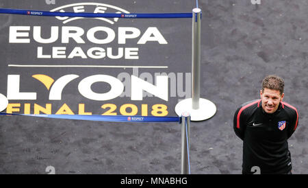 15. Mai 2018, Frankreich, Lyon: Fußball, Europa League, final Training, Atletico Madrid in der groupama Stadion. Atletico Madrid Trainer Diego Simeone verlassen den inneren Raum. Foto: Jan Woitas/dpa-Zentralbild/dpa Stockfoto