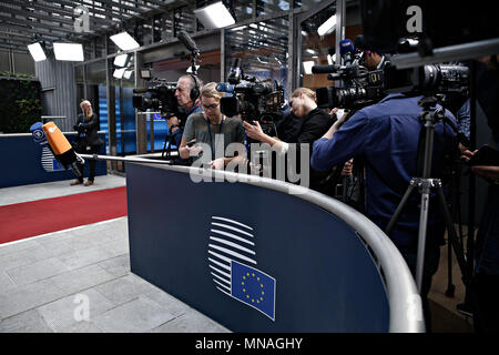 Brüssel, Belgien. 15. Mai 2018. Journalisten warten, Minister für eine Konferenz über den Iran Nuclear Deal zu kommen. Alexandros Michailidis/Alamy leben Nachrichten Stockfoto