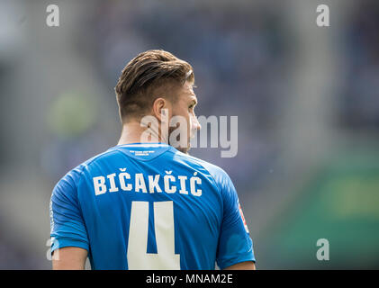 Sinsheim, Deutschland. 12. Mai 2018. Ermin BICAKCIC (1899) Fußball 1. 1. Fussballbundesliga, 34. Spieltag, TSG 1899 Hoffenheim (1899) - Borussia Dortmund (DO) 3:1, am 12.05.2018 in Sinsheim/Deutschland. | Verwendung der weltweiten Kredit: dpa/Alamy leben Nachrichten Stockfoto