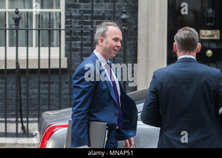 London, Großbritannien. 16. Mai 2018. Gavin barwell Nr. 10 Stabschef Blätter Blätter Downing Street mit dem britischen Premierminister Theresa kann die wöchentliche PMQ Premierminister Fragen an Parlilament Kredit zu besuchen: Amer ghazzal/Alamy leben Nachrichten Stockfoto