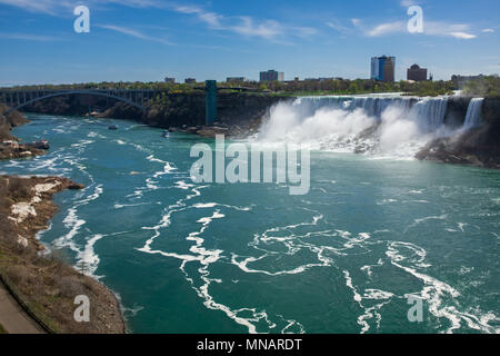 Die amerikanischen Fälle wie am 11. Mai gesehen, 2018 in Niagara Falls, Ontario, Kanada. Stockfoto