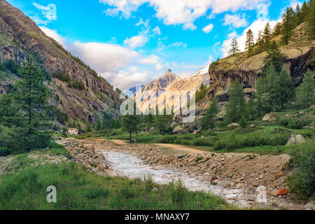 Landschaft, Blick auf die Berge vor Valsavaranche, Aosta, Italien Stockfoto