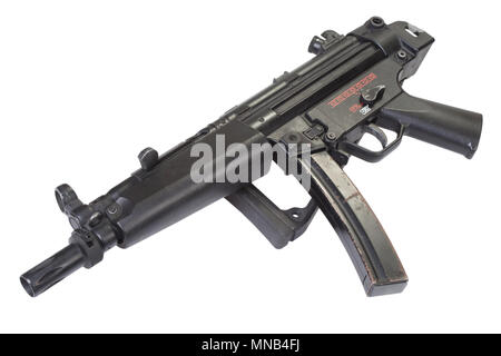 Maschinenpistole MP5 isoliert auf weißem Stockfoto