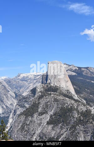 Half Dome vom Glacier Point, Yosemite National Park, Kalifornien gesehen Stockfoto