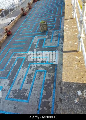 Blau lackiert Labyrinth am Meer walkway an Dunoon, Schottland, UK Stockfoto