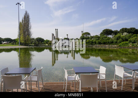 Linha d'Água Café im Garten Amália Rodrigues, Lissabon, Portugal Stockfoto