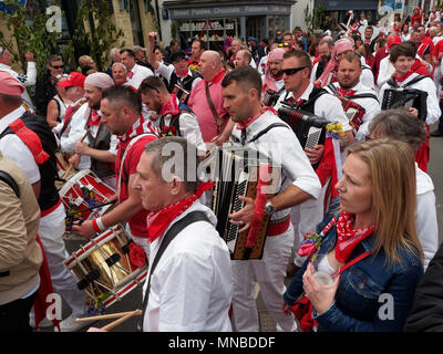 Mai Feier zum Tag der traditionellen Cornwall UK Robert Taylor/Alamy Leben Nachrichten. Newquay, Cornwall, England. Stockfoto