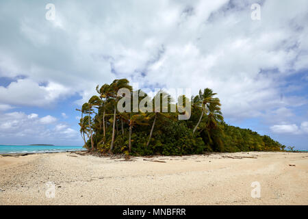 Moturakau, einer der kleineren Inseln, die dem Atoll Aitutaki in den Cook Inseln, Südpazifik. Stockfoto