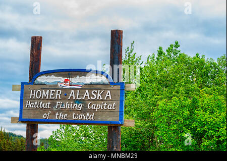 Homer, Alaska, USA - 28. Juni 2017: Homer Alaska Heilbutt Angeln Hauptstadt der Welt, einladende Schild an der Sterling Highway. Stockfoto