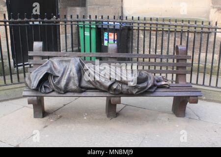 Obdachlose Jesus Statue in Glasgow von Timothy Schmalz Stockfoto