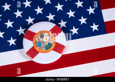 LONDON, UK, 27. April 2018: Das Symbol des Staates Florida, dargestellt über die Flagge der Vereinigten Staaten von Amerika, am 27. April 2018. Stockfoto