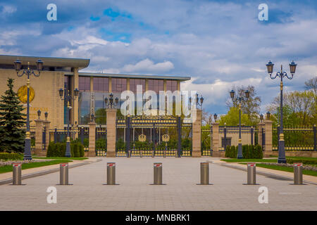 MINSK, Weißrussland - Mai 01, 2018: Der Palast der Republik ist ein weißrussischen kulturellen und geschäftlichen Zentrum entfernt auf dem Oktoberplatz in Minsk. Stockfoto