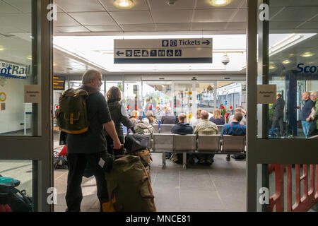 Bahnhof Wartezimmer in Fort William, Schottland, Großbritannien Stockfoto