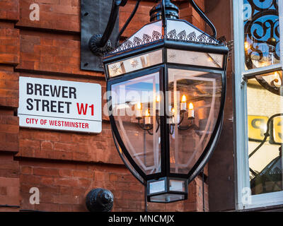 Soho Straßenschilder Serie - Brewer Street, London Soho Straßenschilder Stockfoto