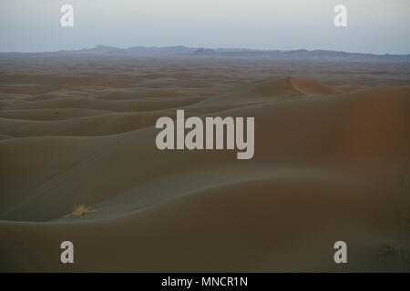 Aran va Bidgol, Iran - Oktober 12, 2017: Sanddünen in der Wüste Maranjab. Stockfoto