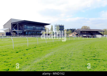 Fakenham Rennbahn, Pferderennen, Track, Tracks, Haupttribüne und Totepool, Norfolk, England, Großbritannien Stockfoto