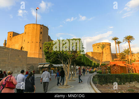 Die Zitadelle von Saladin von Kairo über mokattam Hügel in der Nähe des Stadtzentrum, ist eine mittelalterliche islamische Festung in Kairo, Ägypten, Afrika Stockfoto