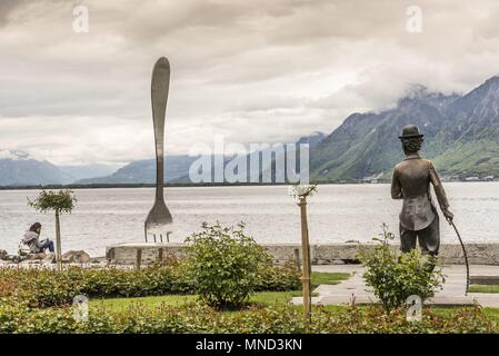 West Schweiz Vevey Genfer See Mai 2017 Skulptur die Gabel von Jean-Pierre Zaugg, in den Genfer See, Alimentarium Museum für Ernährung | Verwendung weltweit Stockfoto