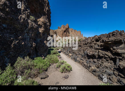 Die vulkanische Landschaft mit Aa Lavastrom am Rande der Las Canadas Caldera des Teide in der Nähe von Boca Tauce Teneriffa auf den Kanarischen Inseln Stockfoto
