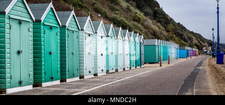 Strandhütten in Southborne, Dorset, Großbritannien am 28. November 2013 getroffen Stockfoto