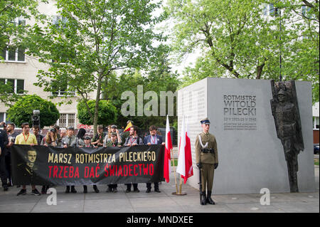 Denkmal der Rotmistrz Witold Pilecki März in Warschau, Polen. 13. Mai 2018, Ehre, Witold Pilecki, Polnische Armee Soldat und Secret Agent o zu zahlen Stockfoto