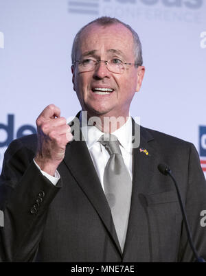 Washington, District of Columbia, USA. 15 Mai, 2018. Gouverneur Phil Murphy (Demokrat von New Jersey) macht Erläuterungen am Zentrum für amerikanischen Fortschritt' 2018 Ideen Konferenz im Renaissance Hotel in Washington, DC am Dienstag, 15. Mai 2018. Quelle: Ron Sachs/CNP. Credit: Ron Sachs/CNP/ZUMA Draht/Alamy leben Nachrichten Stockfoto