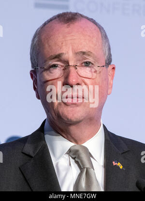 Washington, Vereinigte Staaten von Amerika. 15 Mai, 2018. Gouverneur Phil Murphy (Demokrat von New Jersey) macht Erläuterungen am Zentrum für amerikanischen Fortschritt' 2018 Ideen Konferenz im Renaissance Hotel in Washington, DC am Dienstag, 15. Mai 2018. Credit: Ron Sachs/CNP (Einschränkung: Keine New York oder New Jersey Zeitungen oder Zeitschriften innerhalb eines 75-Meilen-Radius von New York City) | Verwendung der weltweiten Kredit: dpa/Alamy leben Nachrichten Stockfoto